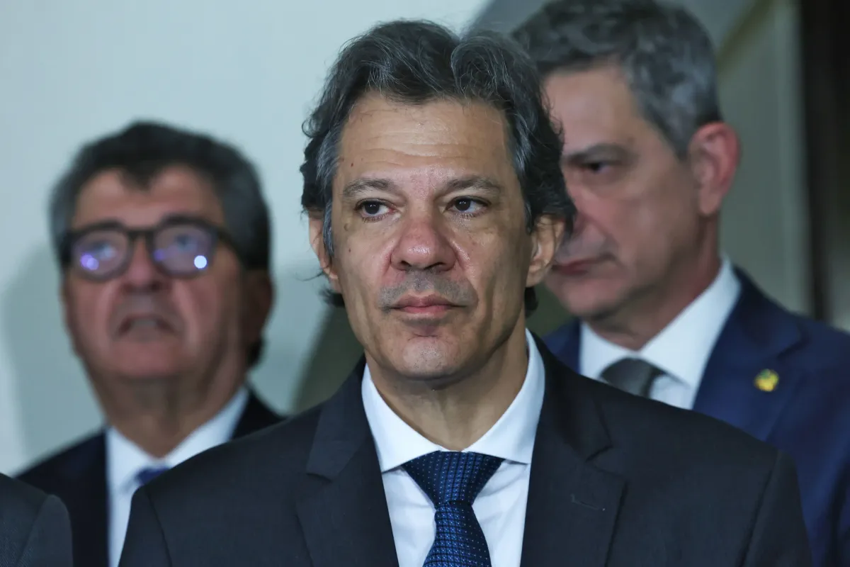 Mesmo de férias, Haddad acompanha negociações após urgência para derrubar aumento do IOF