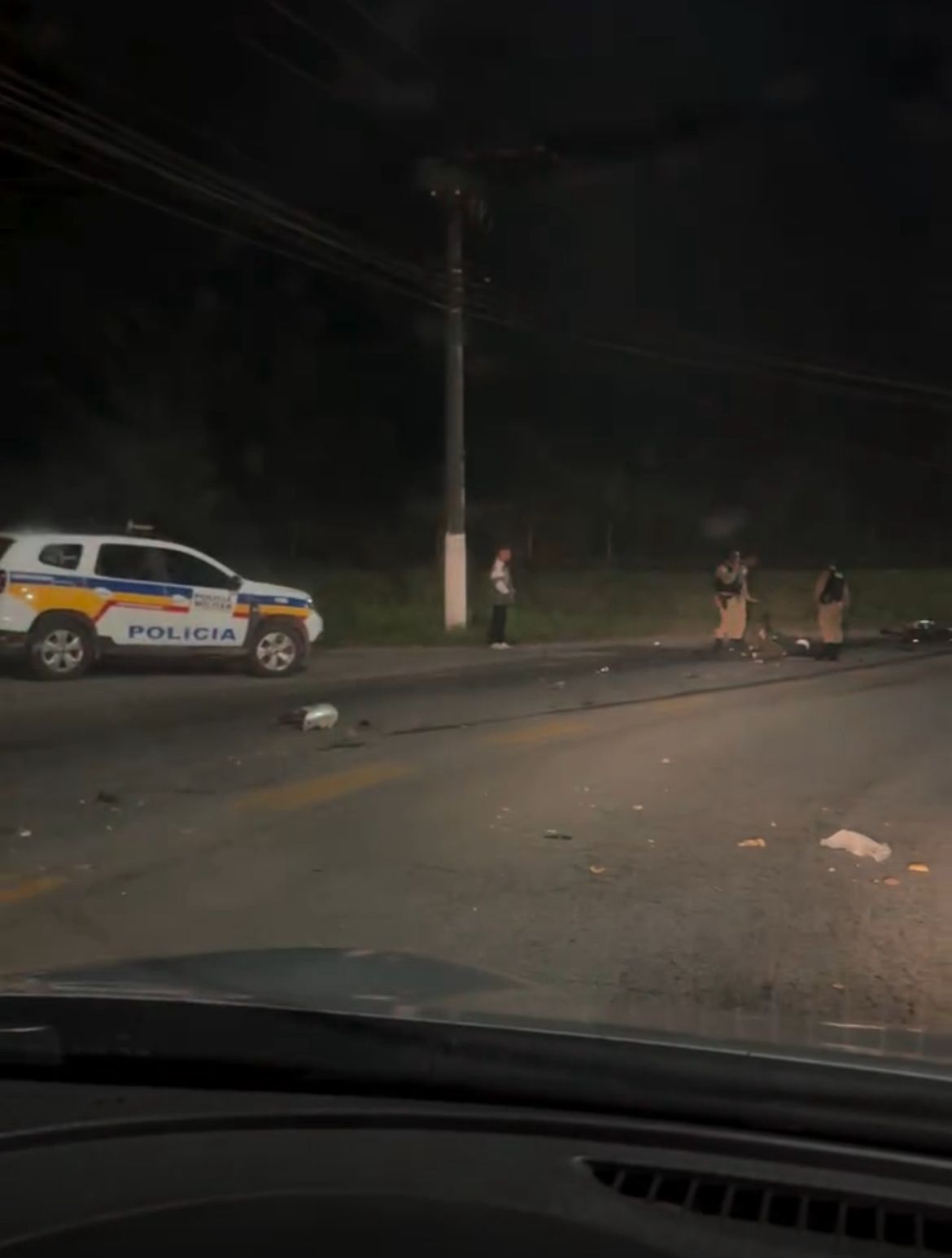 Mulher tem surto, é perseguida por viaturas e atropela motociclista em Timóteo