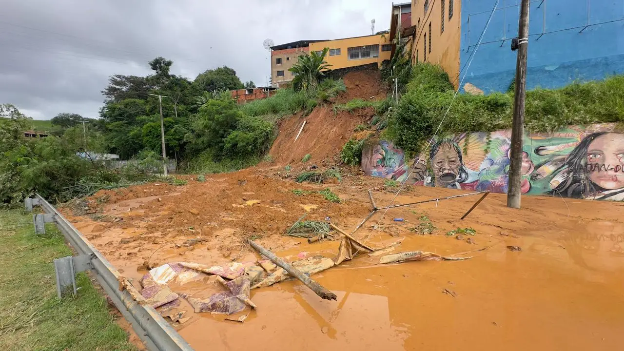 Tromba d’água causa mortes e destruição em Ipatinga