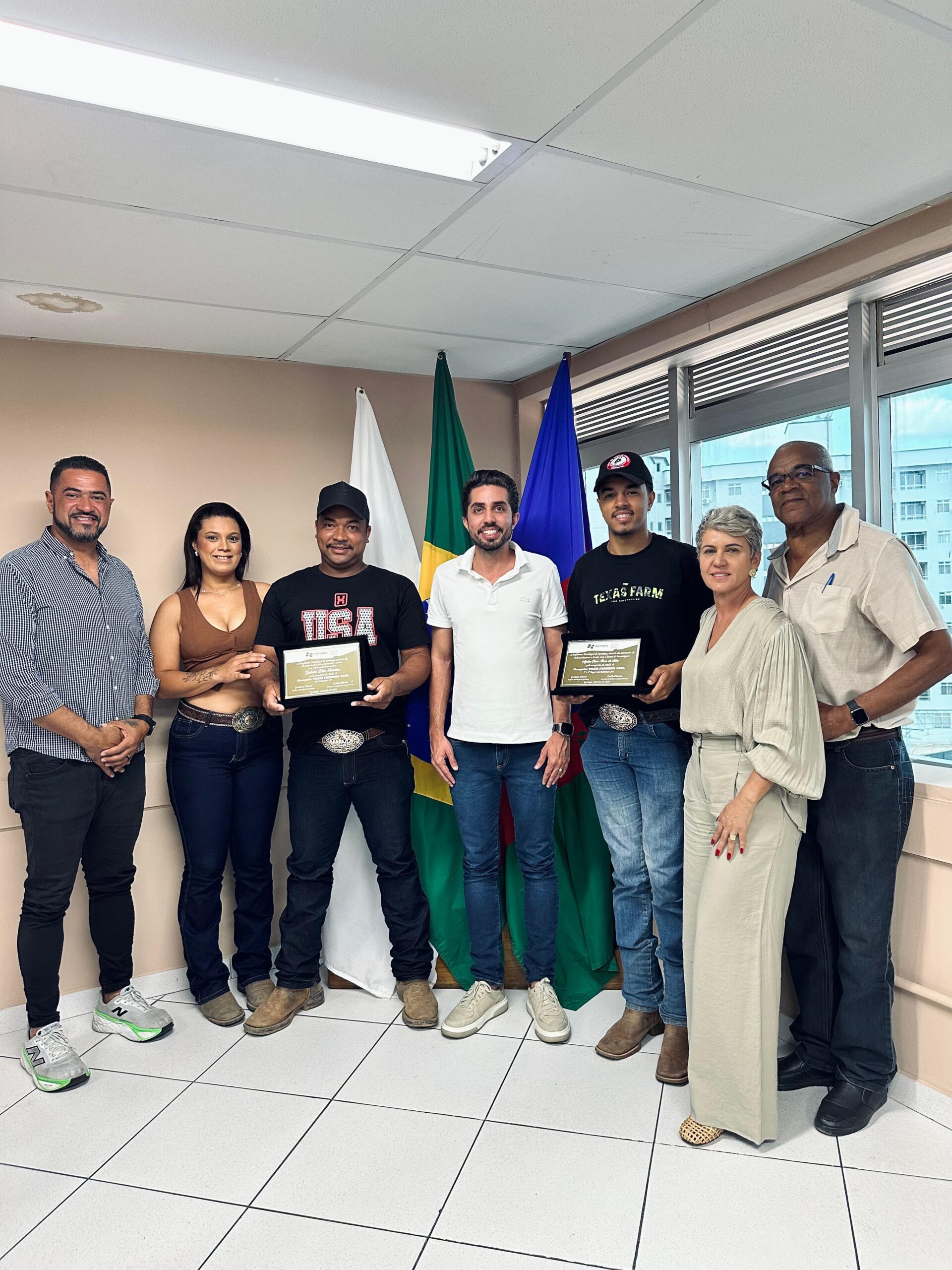 Atletas ipatinguenses campeões do Team Penning em Barretos são homenageados pela Prefeitura de Ipatinga