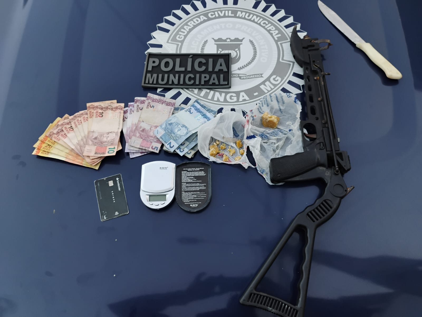Polícia Municipal de Ipatinga prende jovem por tráfico de drogas no Centro